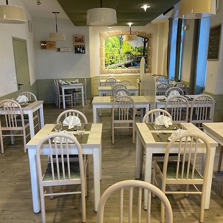 Logis Hotel Restaurant Cazes Arazat Laissac Zewnętrze zdjęcie