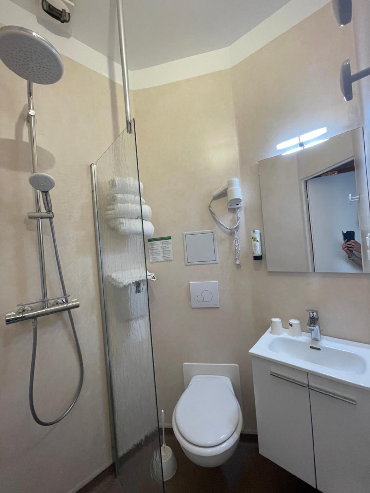 Logis Hotel Restaurant Cazes Arazat Laissac Zewnętrze zdjęcie