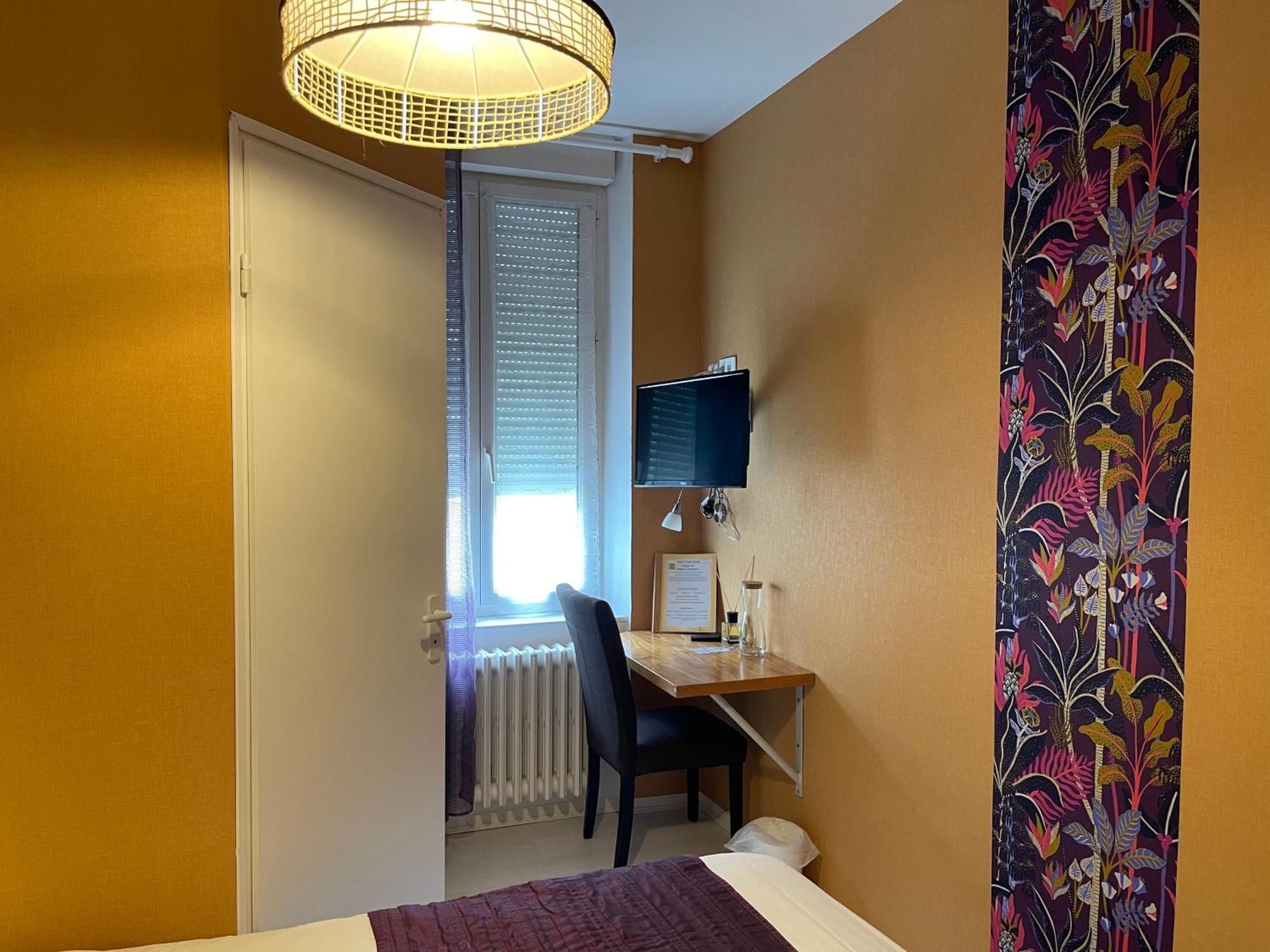 Logis Hotel Restaurant Cazes Arazat Laissac Zewnętrze zdjęcie