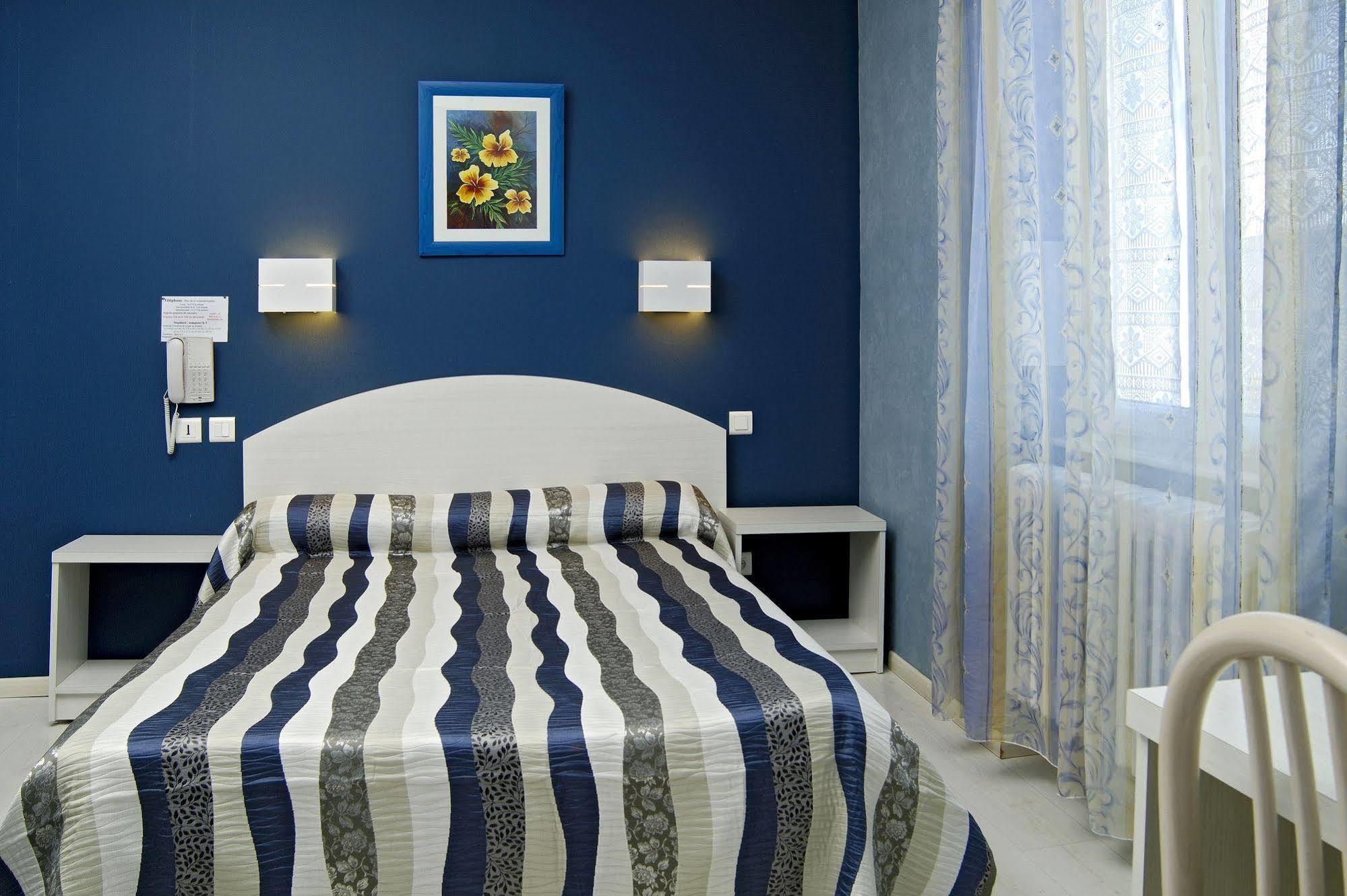 Logis Hotel Restaurant Cazes Arazat Laissac Zewnętrze zdjęcie