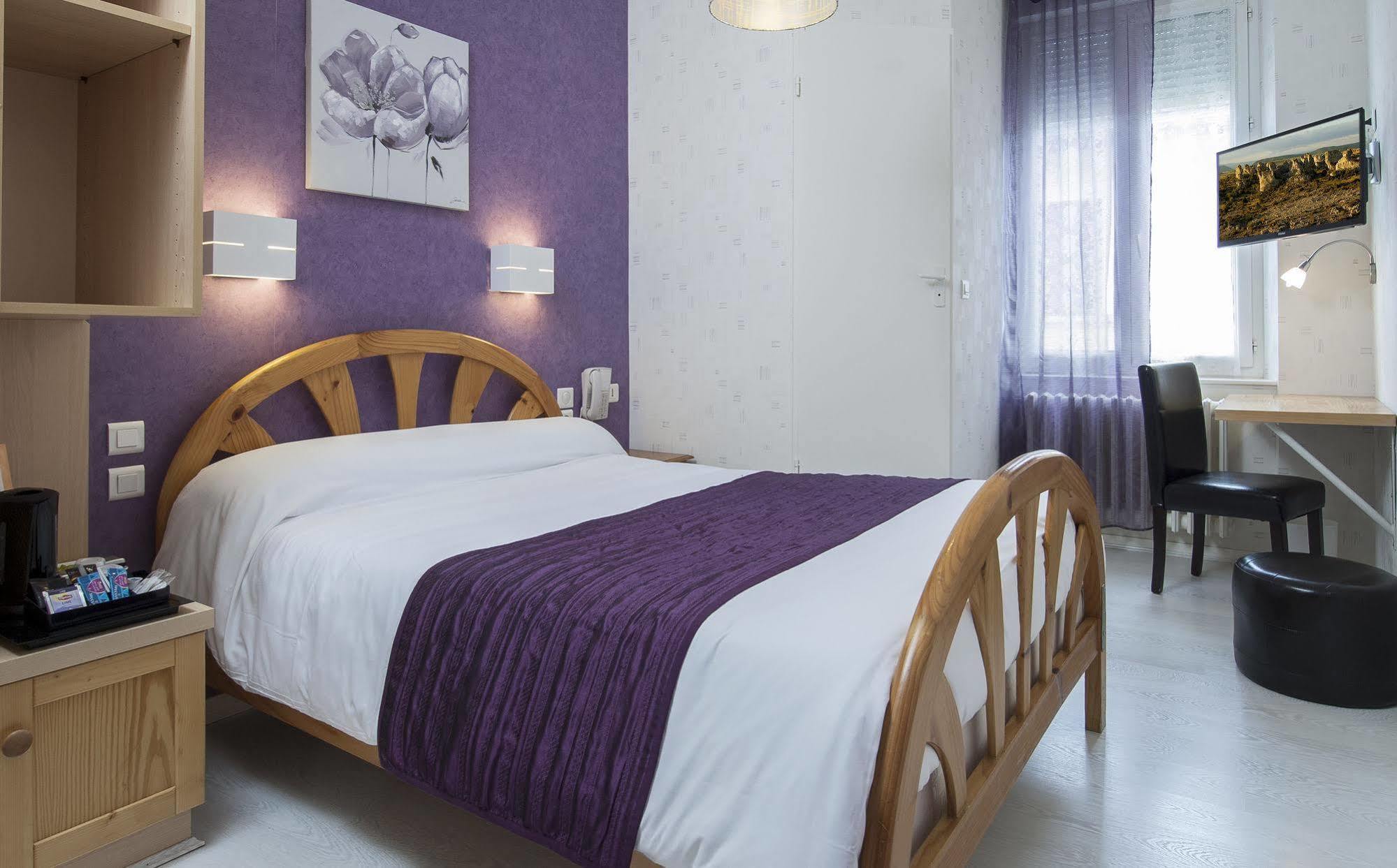 Logis Hotel Restaurant Cazes Arazat Laissac Zewnętrze zdjęcie