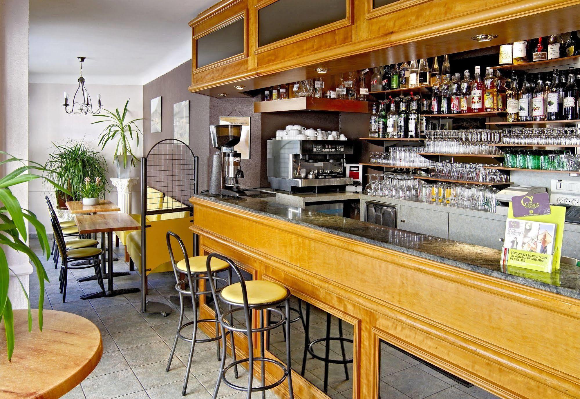 Logis Hotel Restaurant Cazes Arazat Laissac Zewnętrze zdjęcie